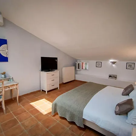 Le Mas De Gleyzes - Charme Authentique & Detente Avec Piscine