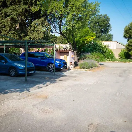 De Gleyzes - Charme Authentique & Detente Avec Piscine 3*