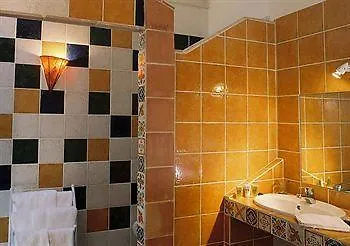 Le Mas De Gleyzes - Charme Authentique & Detente Avec Piscine 4*