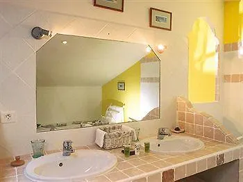 Le Mas De Gleyzes - Charme Authentique & Detente Avec Piscine Bed & Breakfast
