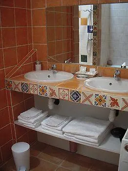 Le Mas De Gleyzes - Maison & Table D'Hotes Avec Piscine 3*