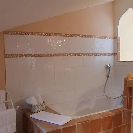 Bed & Breakfast Le Mas De Gleyzes - Charme Authentique & Detente Avec Piscine