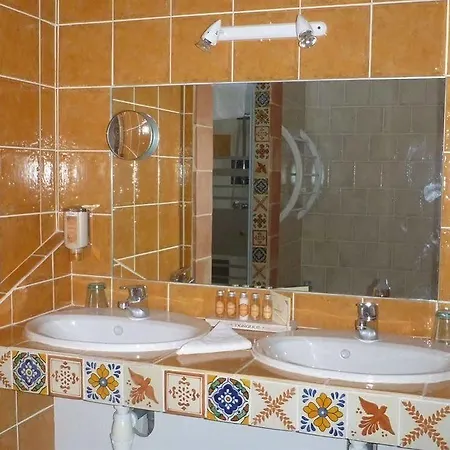 Le Mas De Gleyzes - Maison & Table D'Hotes Avec Piscine Отель типа 