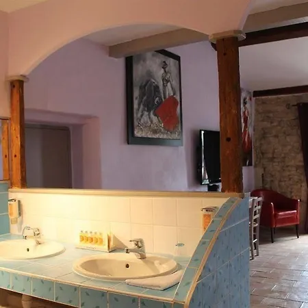 Le Mas De Gleyzes - Maison & Table D'Hotes Avec Piscine Отель типа 
