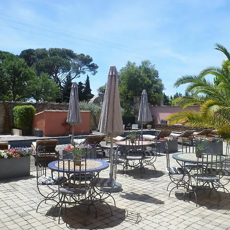 De Gleyzes De Charme Bed & Breakfast 4*