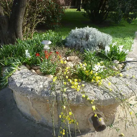 Bed & Breakfast De Gleyzes De Charme Ledenon