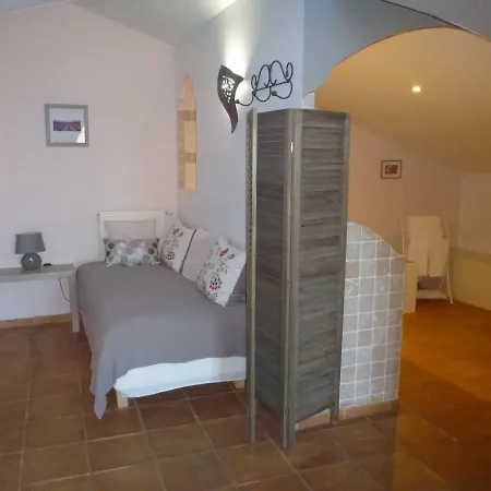 Frühstückspension De Gleyzes De Charme 4*