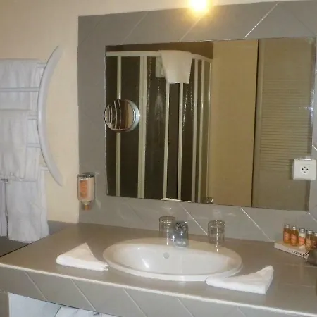De Gleyzes De Charme Bed & Breakfast 4*