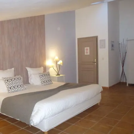 De Gleyzes De Charme 4*