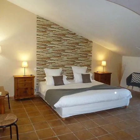 Bed & Breakfast De Gleyzes De Charme Ledenon
