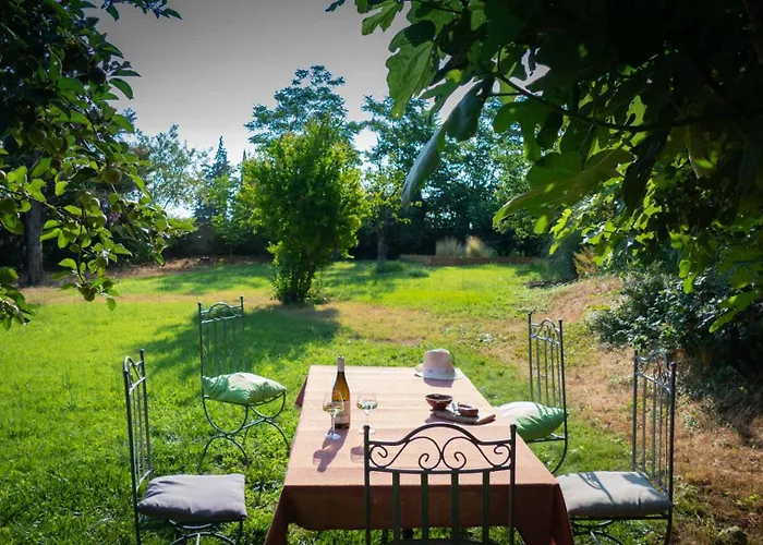 De Gleyzes - Charme Authentique & Detente Avec Piscine Bed & Breakfast 4*